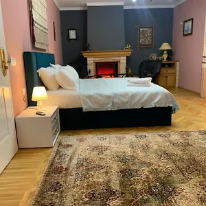 Belux 3*, Tirana Albanie